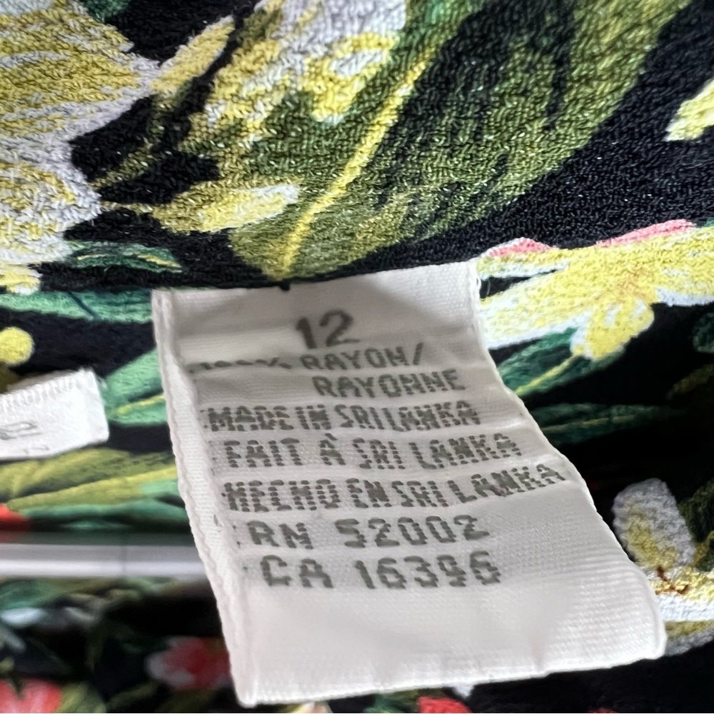 Liz Claiborne Button up Hawaiian πΊ print flowers Black Floral Button-Down Shirt - Picture 8 of 10
